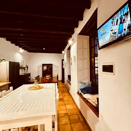 Coliving Tenerife - فندق مبيت وإفطار